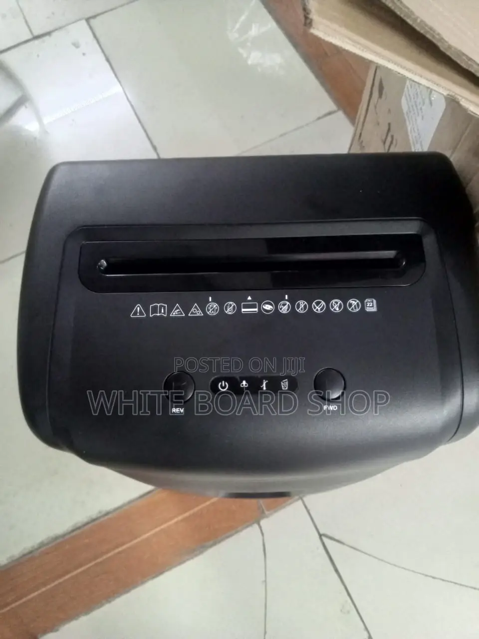 Cross-Cut Paper Shredder 22 Sheets Capacity