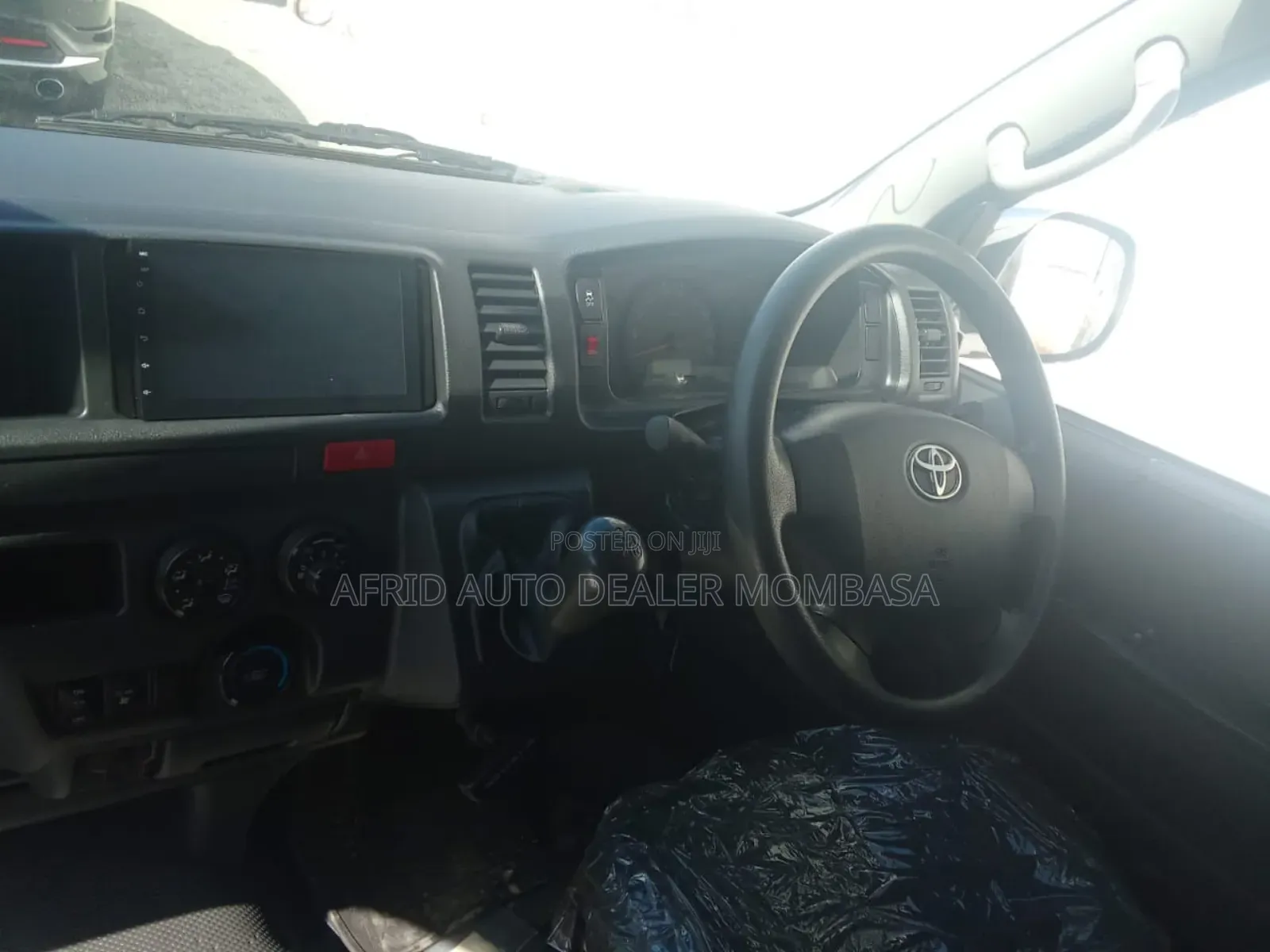 Toyota Grand HiAce 2019 White