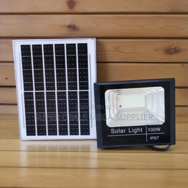 100w Solar Flood Light Outdoor Ip67 Waterproof Energy Saving Design