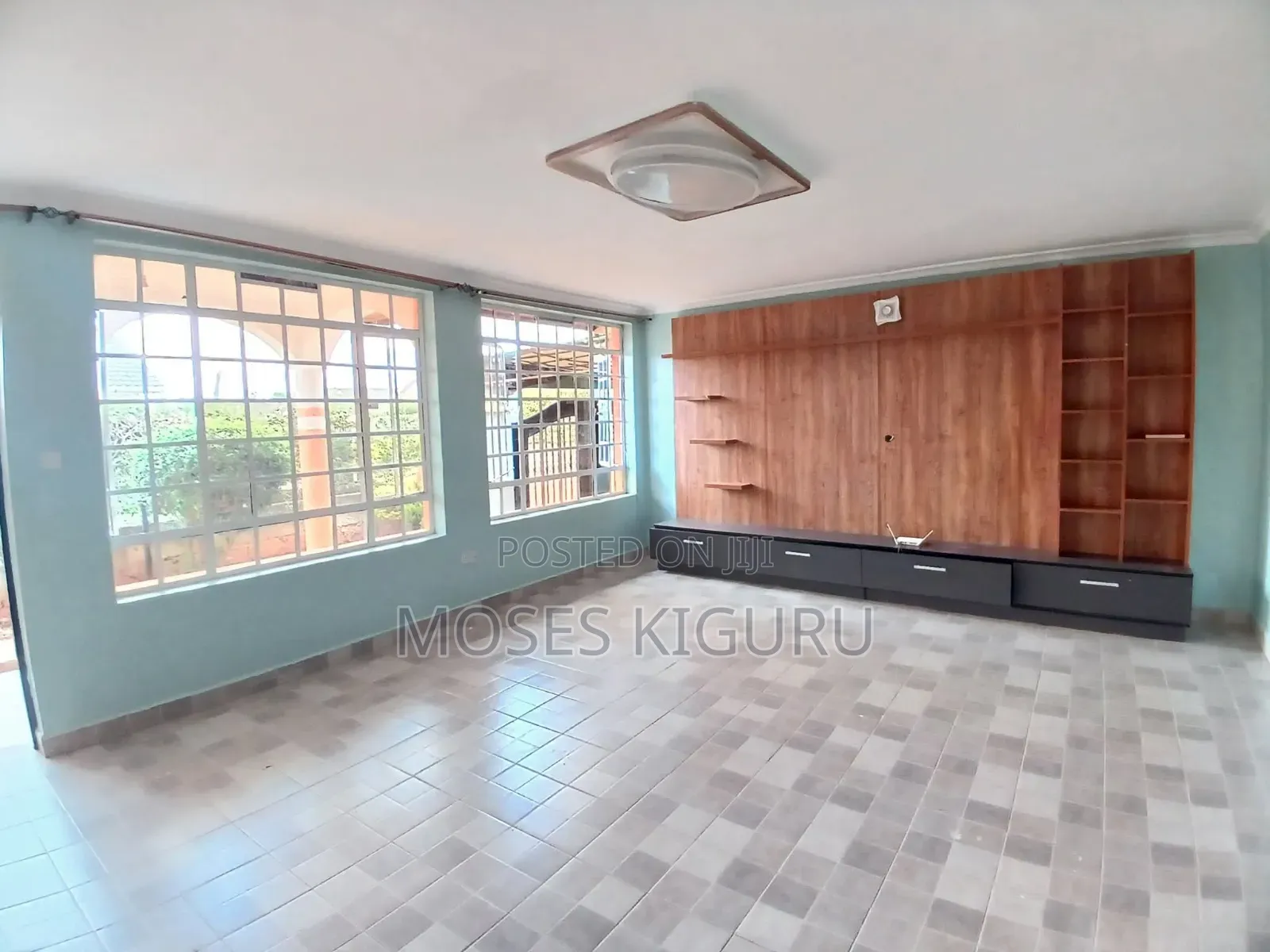 3bdrm Bungalow in Kenyatta Road / Theta for rent