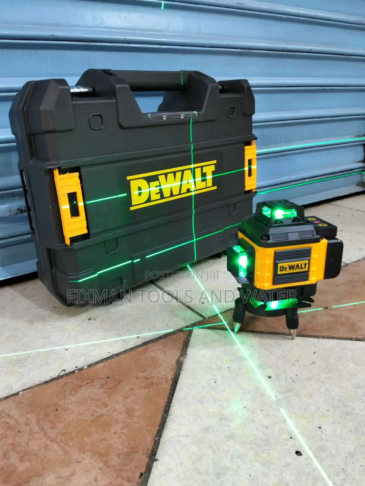 Dewalt Laser Level 360 Degrees 16 Lines and Stand With Remote