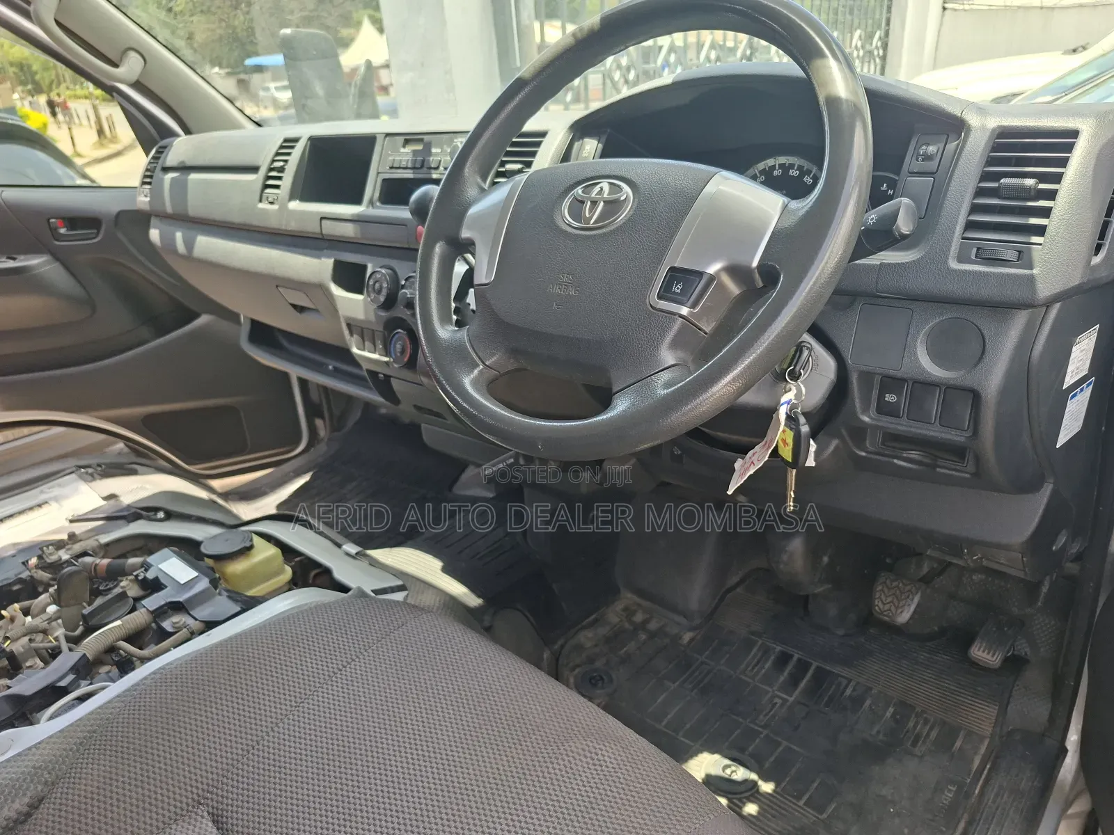 Toyota Grand HiAce 2018 Silver
