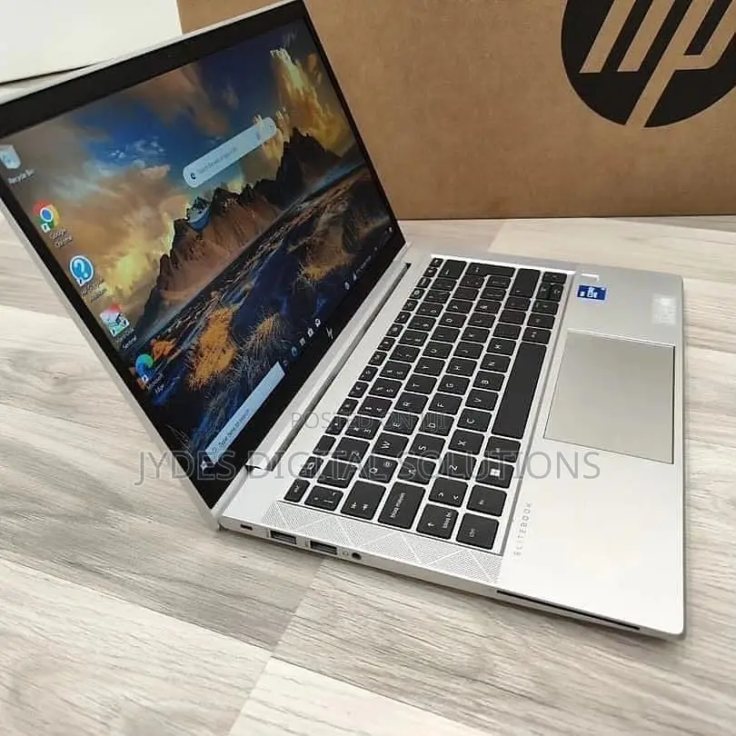 Laptop HP EliteBook 830 G8 16GB Intel Core i7 SSD 512GB