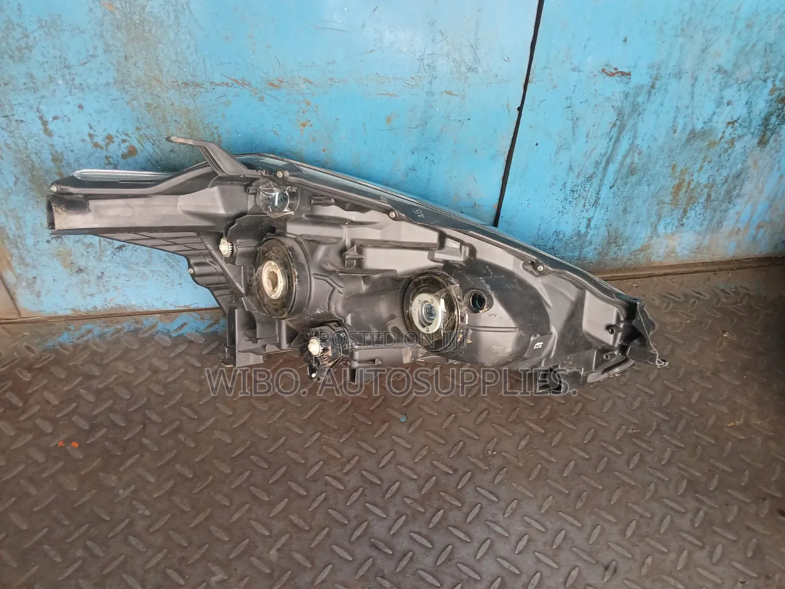 Toyota Sienta 2016 Model Headlight 52-316 (Non Xenon)