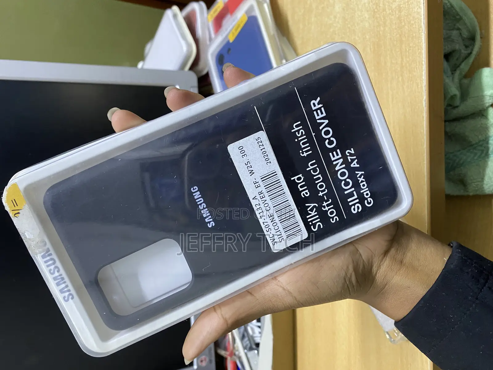 Mikisa Samsung Galaxy A72 Silicone Cover Case With Cloth Lining