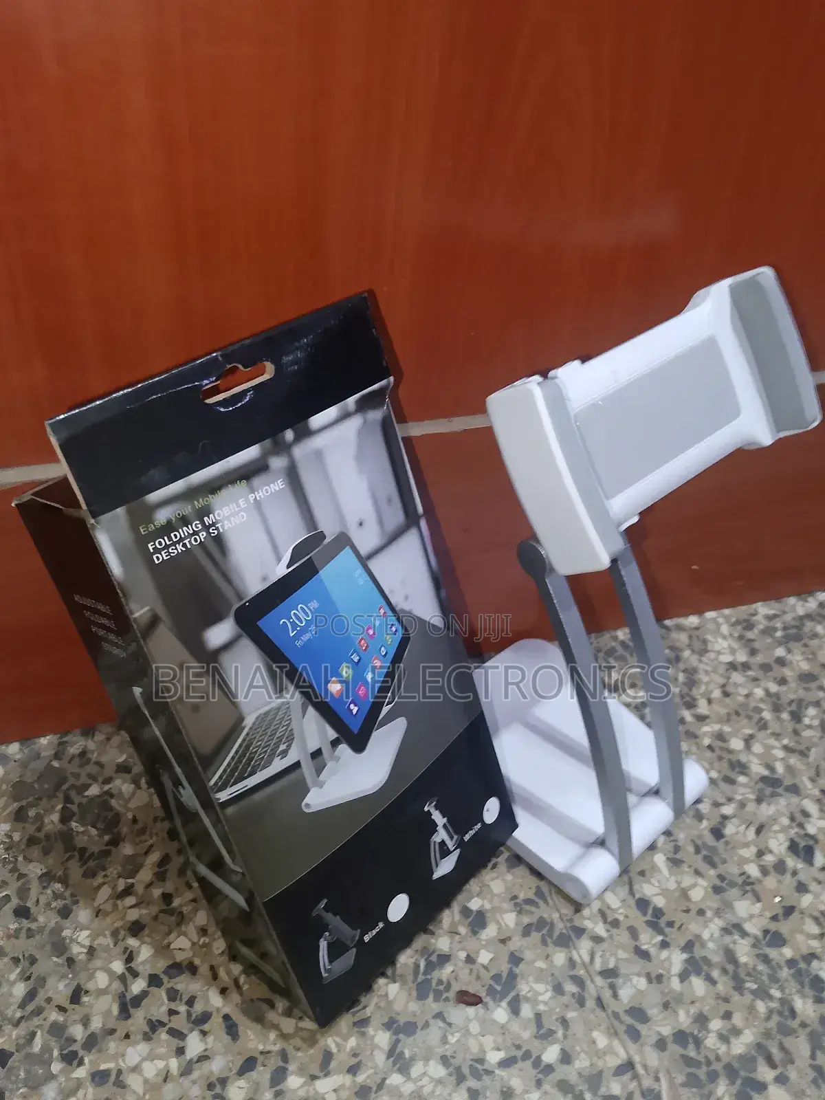 Good Tablet Holder Table and Strong Stand for Tablets and Mobile Phone