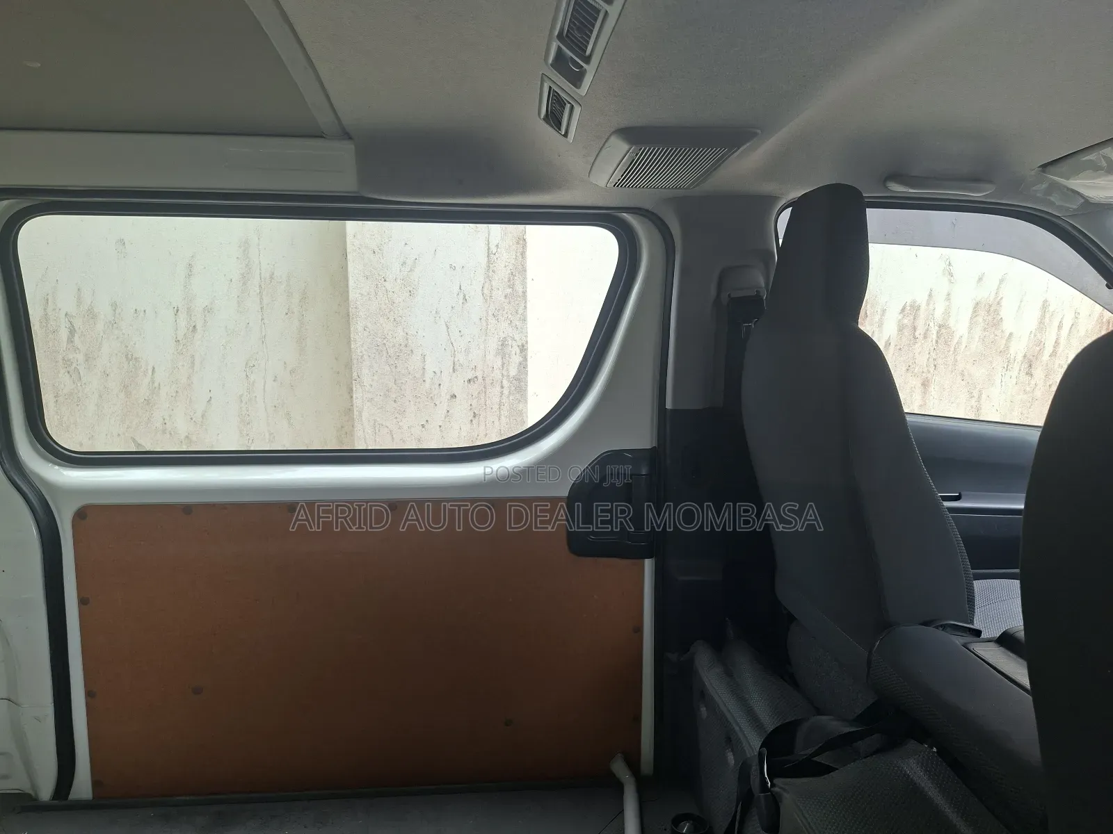 Toyota HiAce 2018 White