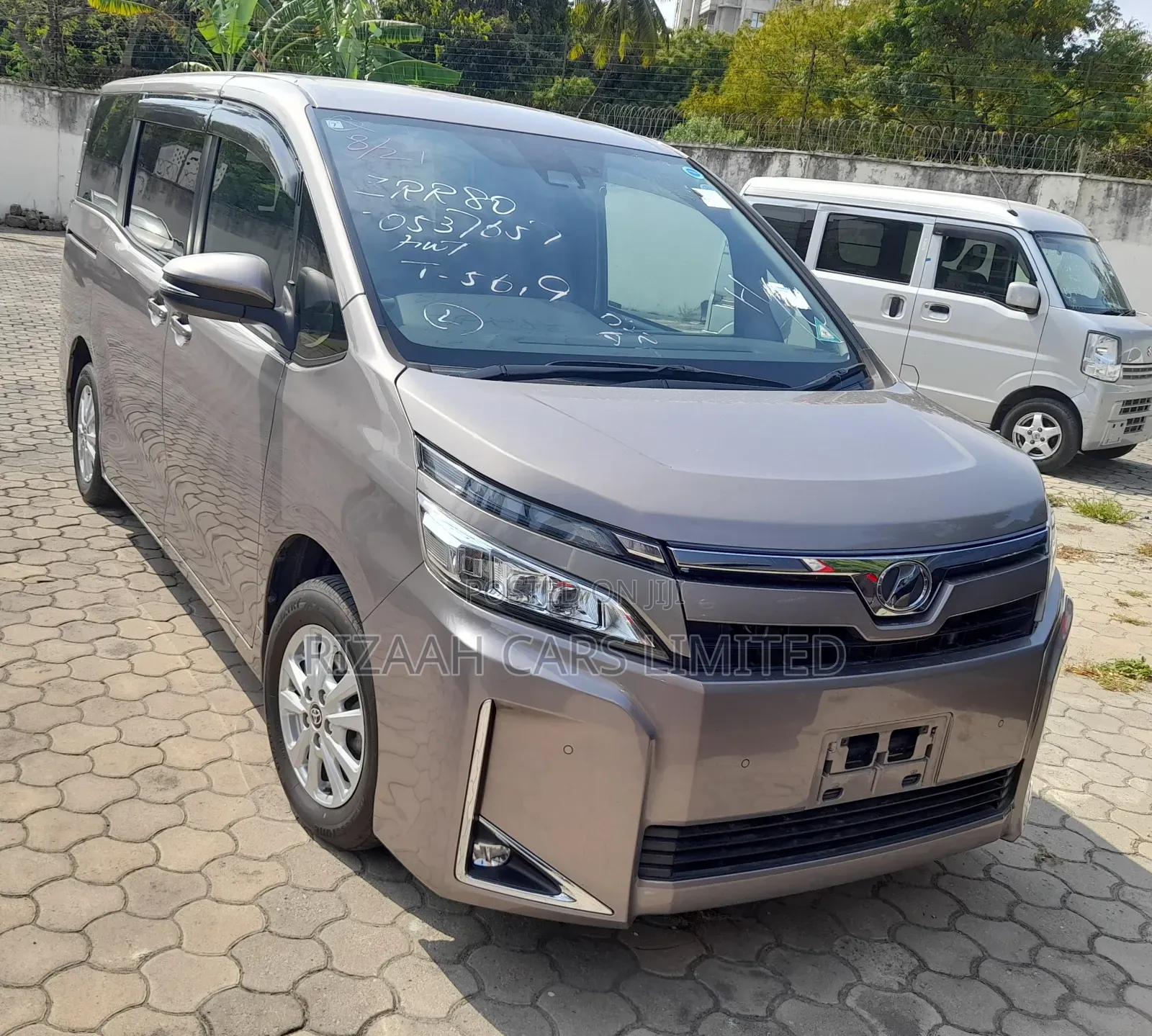 Toyota Voxy 2018 Gray