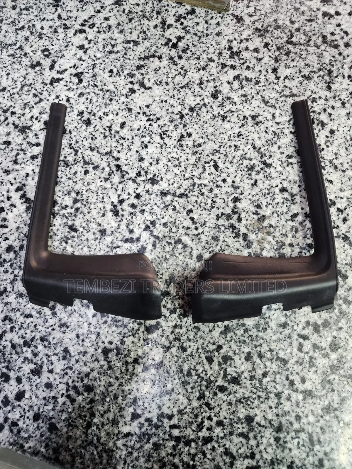 Windscreen Finisher Vitz 2015
