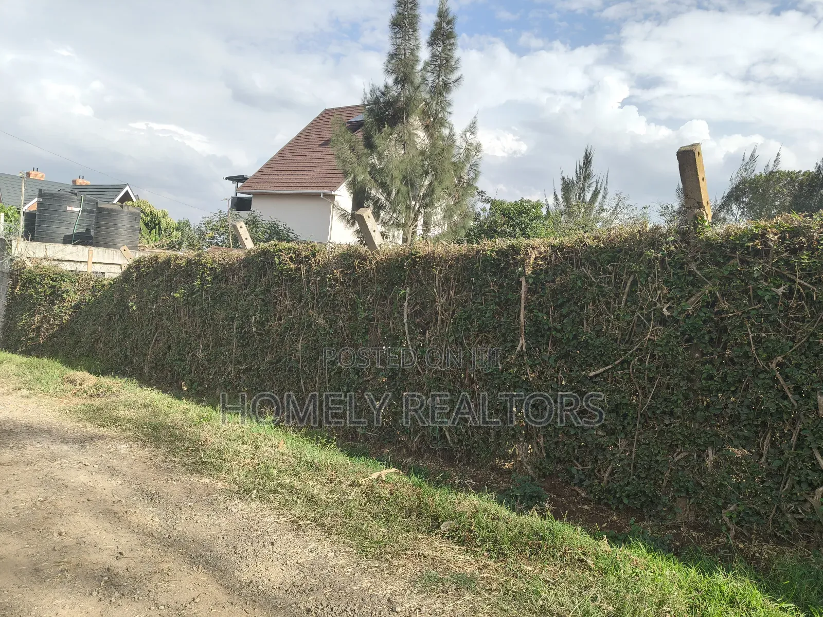 Large Eighth (65*100) Acre Red Soil Plot for Sale in Kerarapon Drive