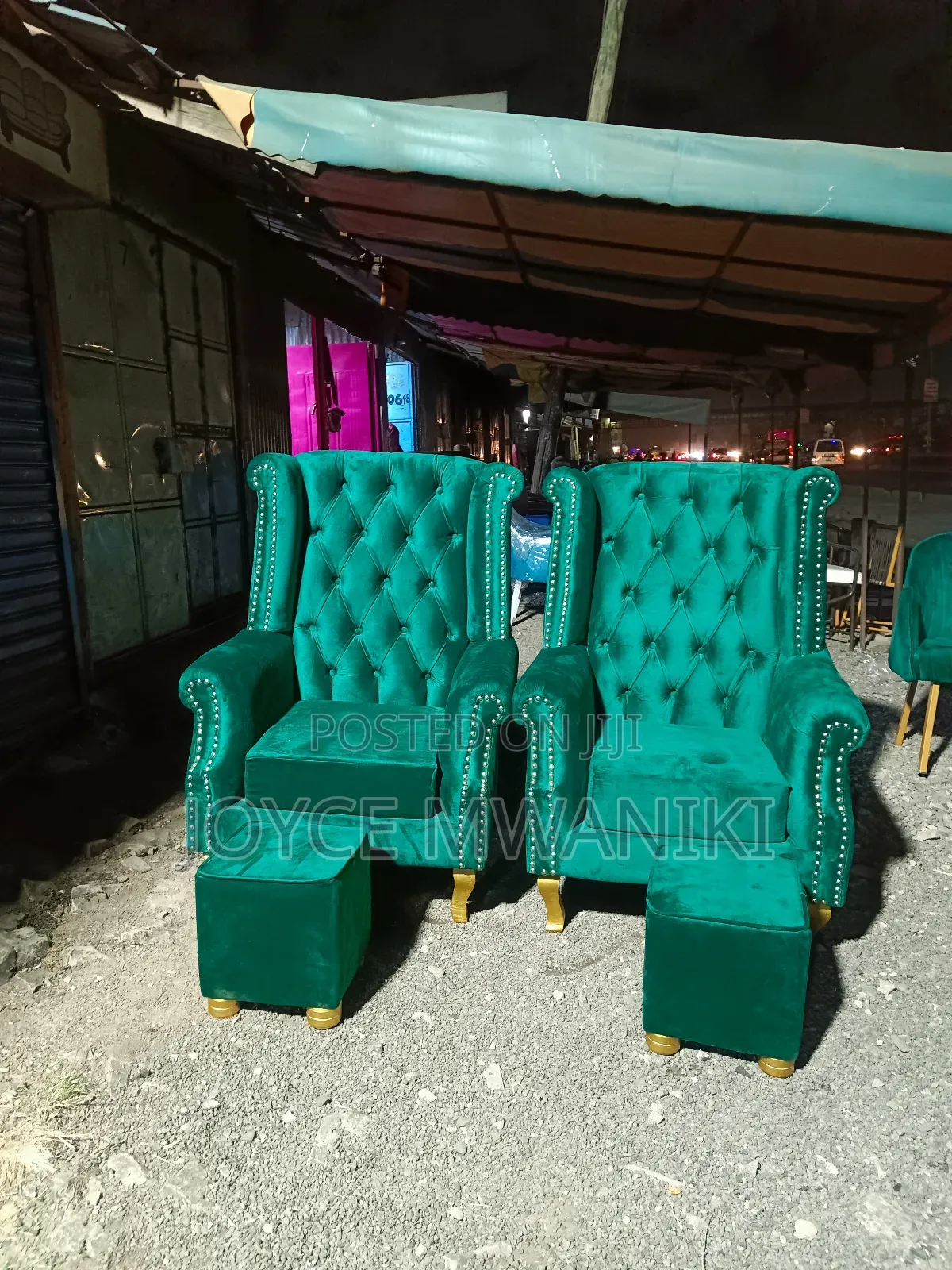 2 Pedicure Green Seats Plus Poufs 