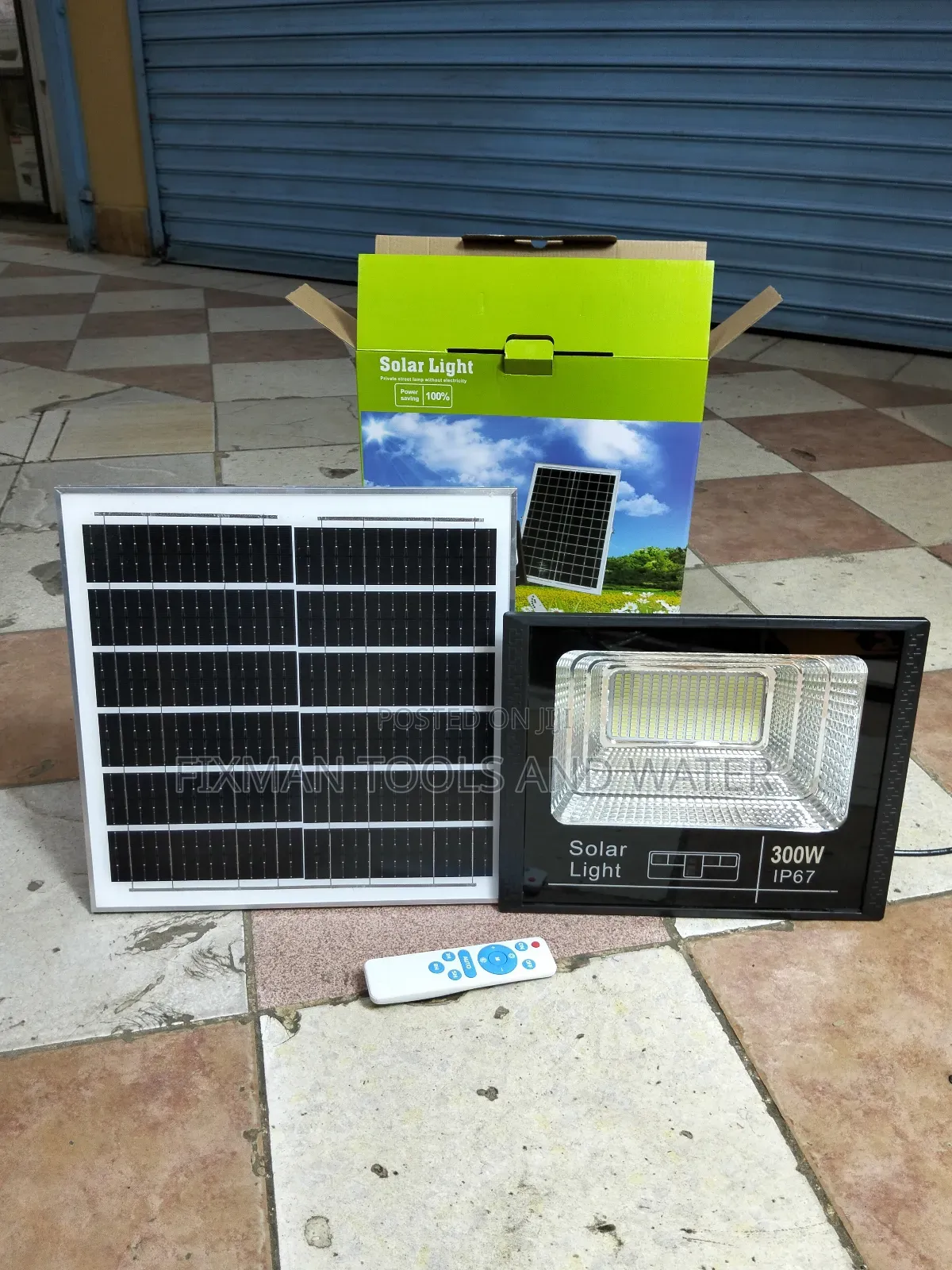 Solar Flood Light 300 Watts 16hr With Light Sensor And Remote Control
