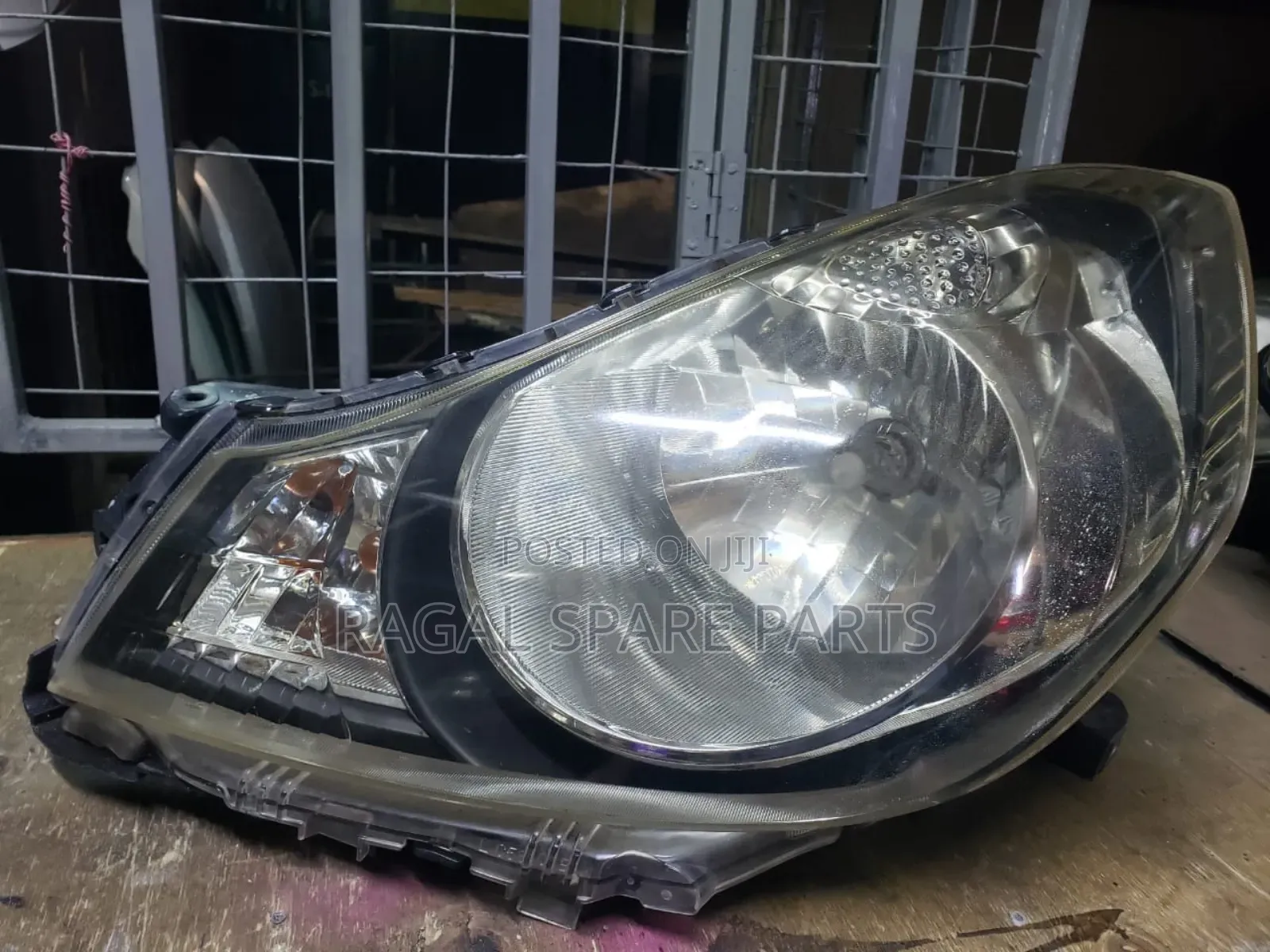 Ad Headlight