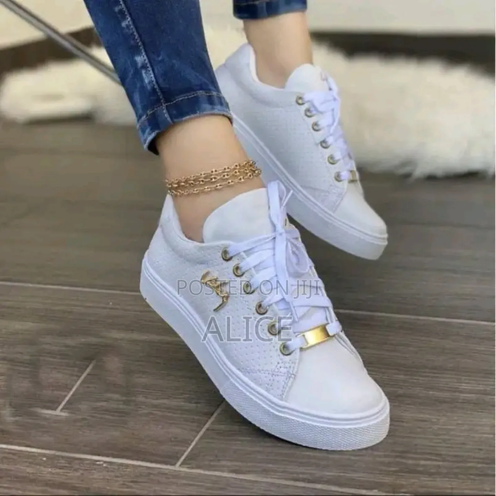 Signature Ladies Sneakers