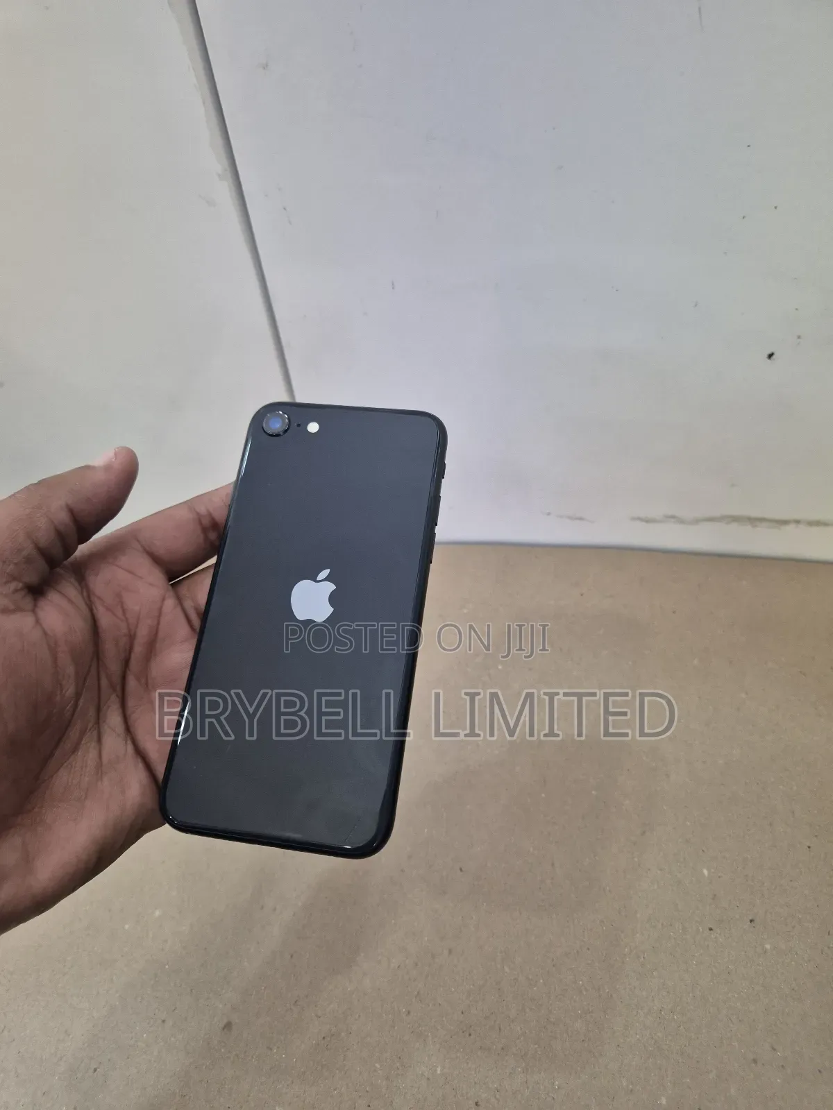 Apple iPhone SE (2022) 64 GB Black