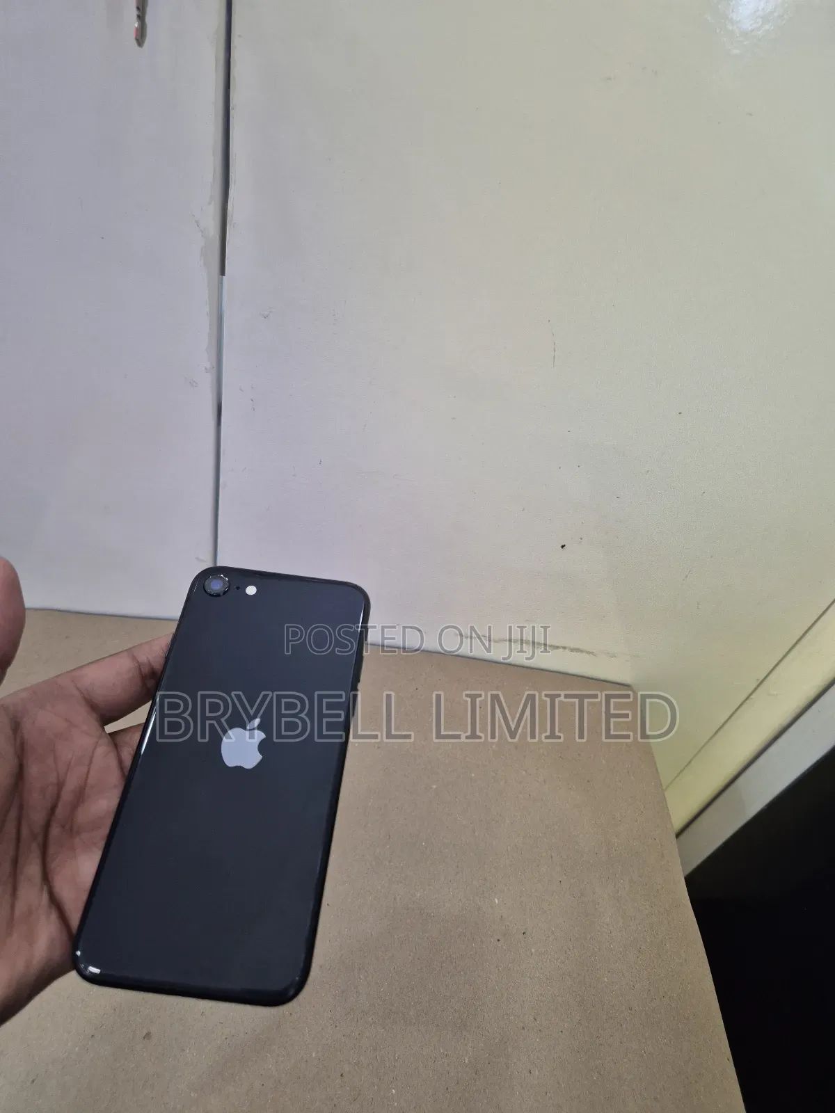 Apple iPhone SE (2022) 64 GB Black