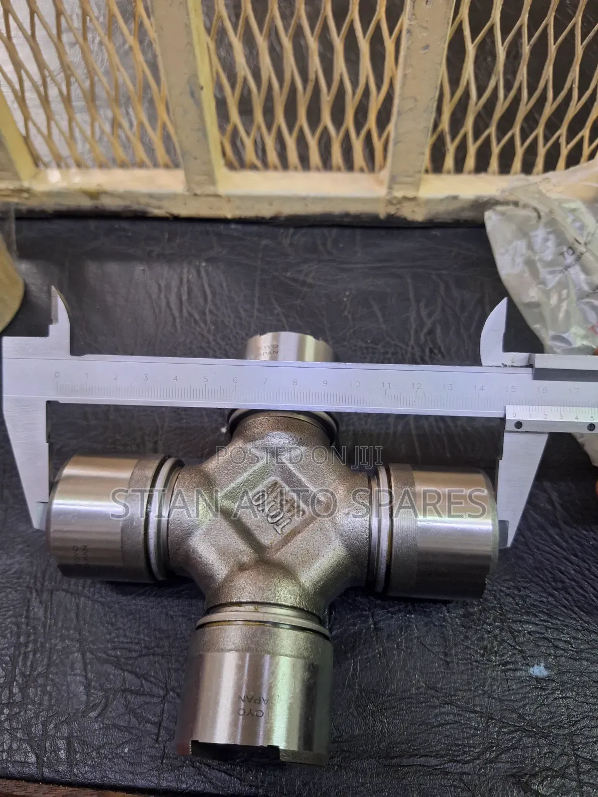 Hino 500/700 Universal Joints or Cross Bearing