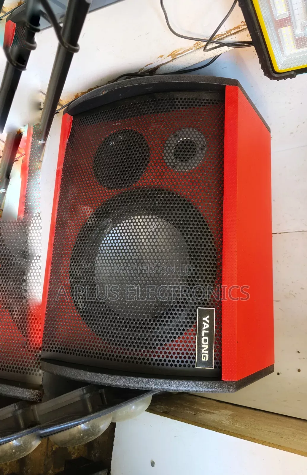 S10 10 Inch Amplified Speaker