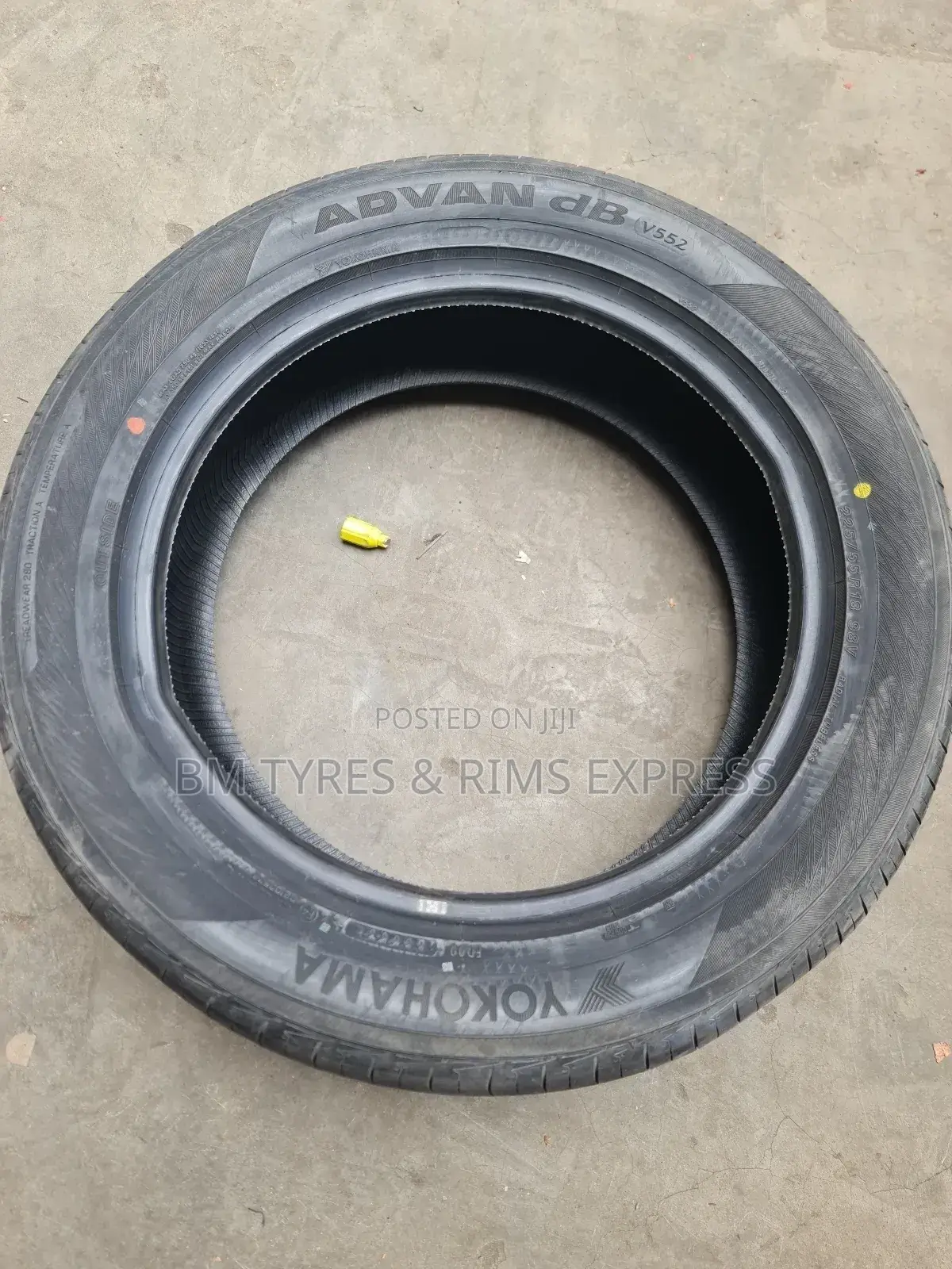 225 /55 R18 Yokohama Tyres (Japan) Advan.