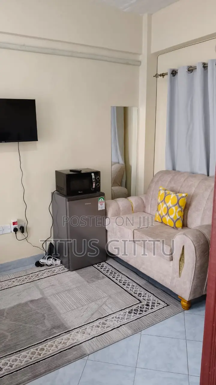 Studio Airbnb in Ngara, Along Thika Road | 5 Mins to CBD | Secure |
