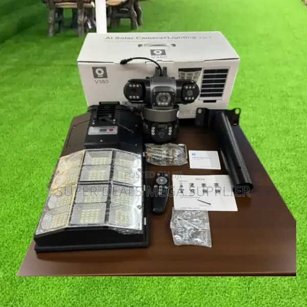 PTZ Rotating 4g Solar Triple Lens Outdoor Street Light Camera System