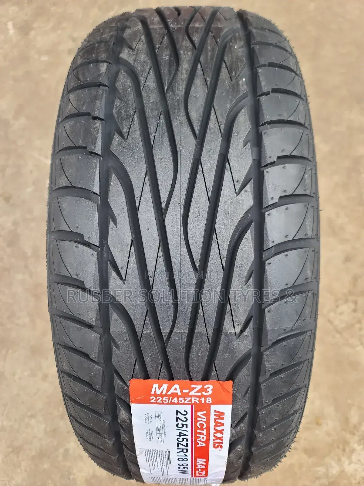 225 /45 R18 Maxxis Tyres 95w Victra Ma-Z3 Made in Thailand
