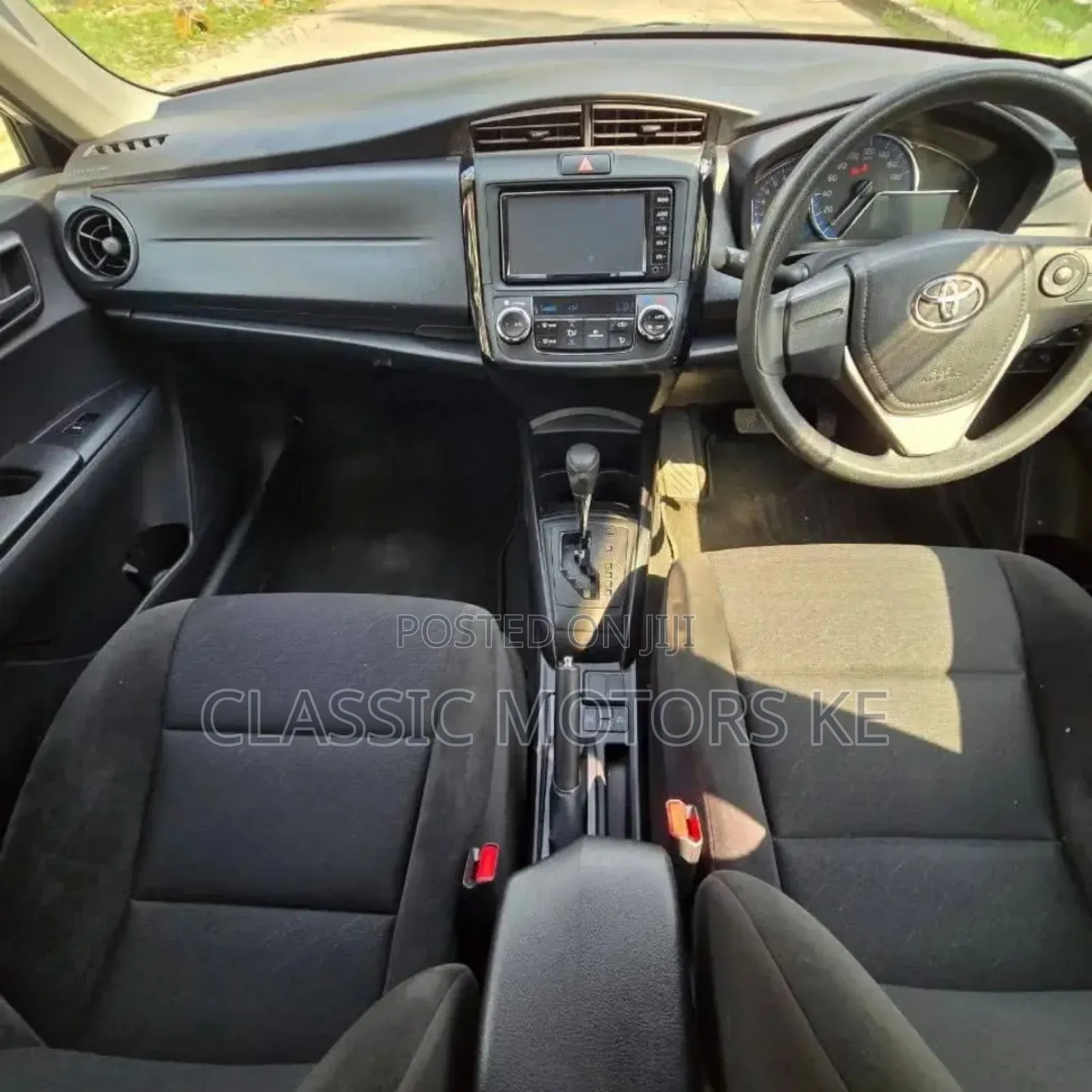 Toyota Axio 1.5 Hybrid 2WD 2019 White
