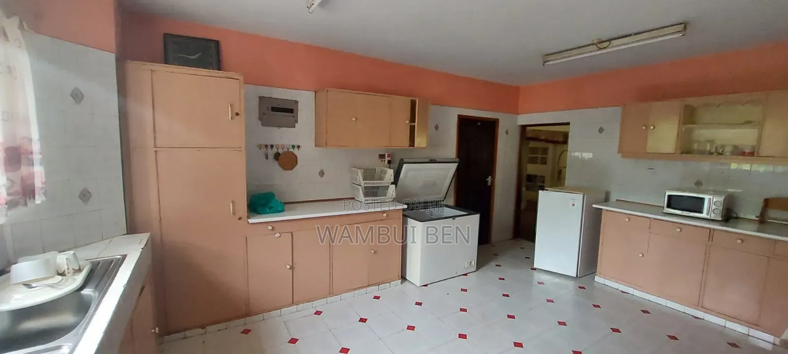11bdrm House in Ridgeways for sale