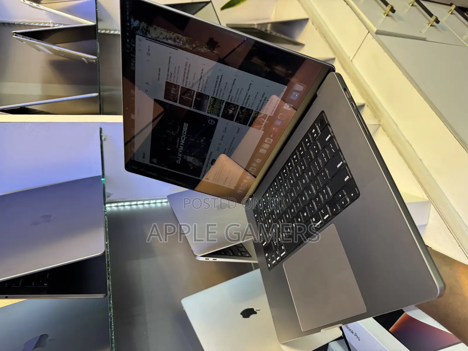 Laptop Apple MacBook Pro 64GB Apple M1 Max SSD 1T