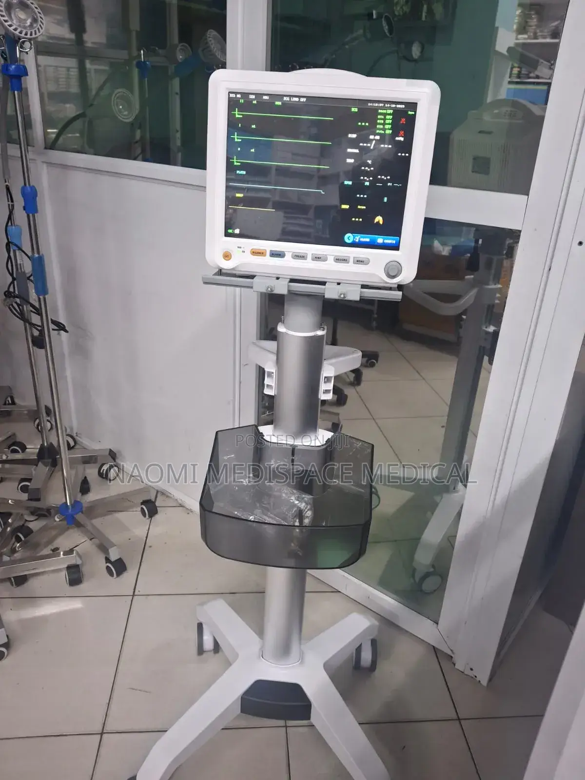 New Yonker Patient Monitor With Stand