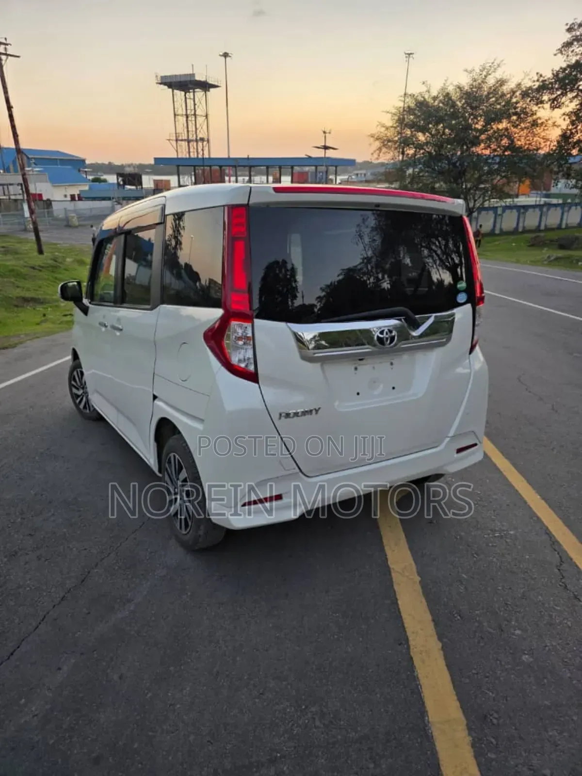 Toyota Roomy 2018 White
