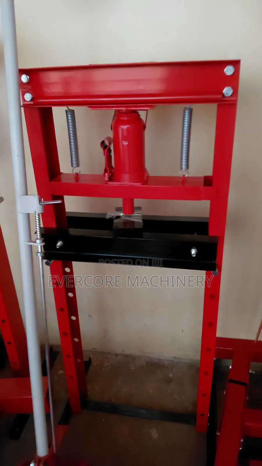 Heavy Duty 30tonne Manual Hydraulic Press Jack Machine .