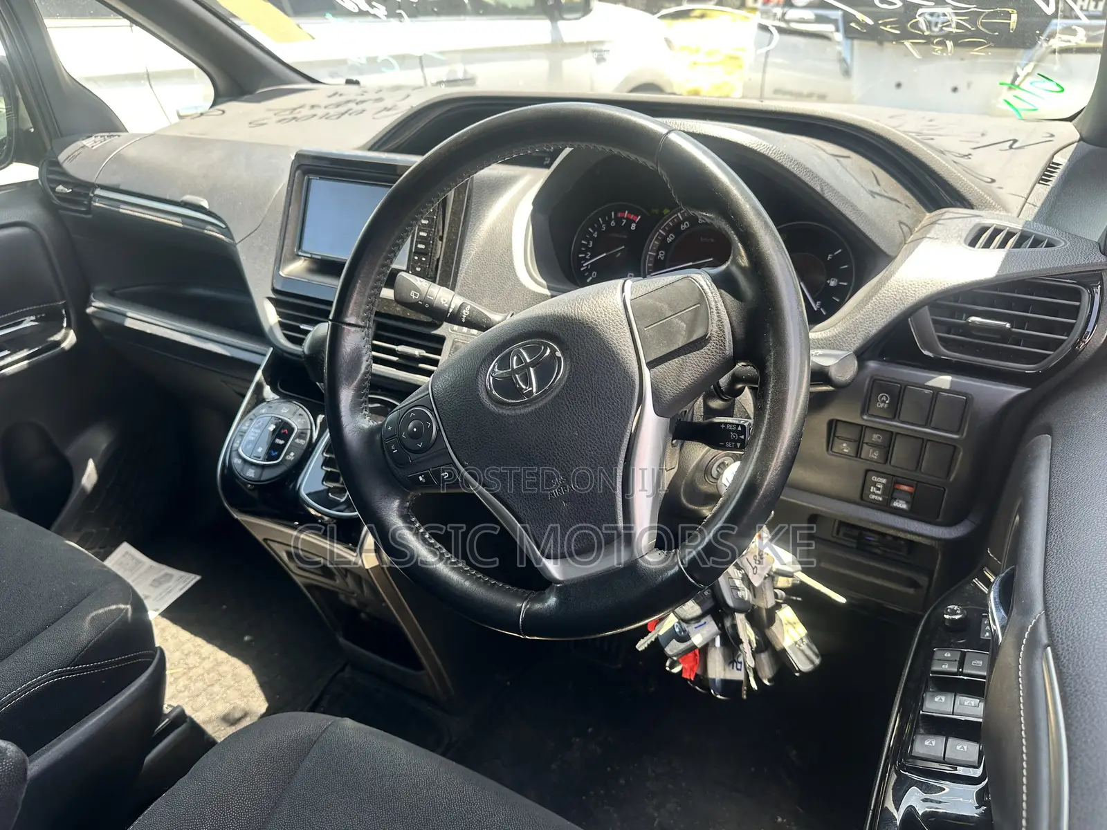 Toyota Esquire 2.0 AWD (7 seater) 2019 Gray