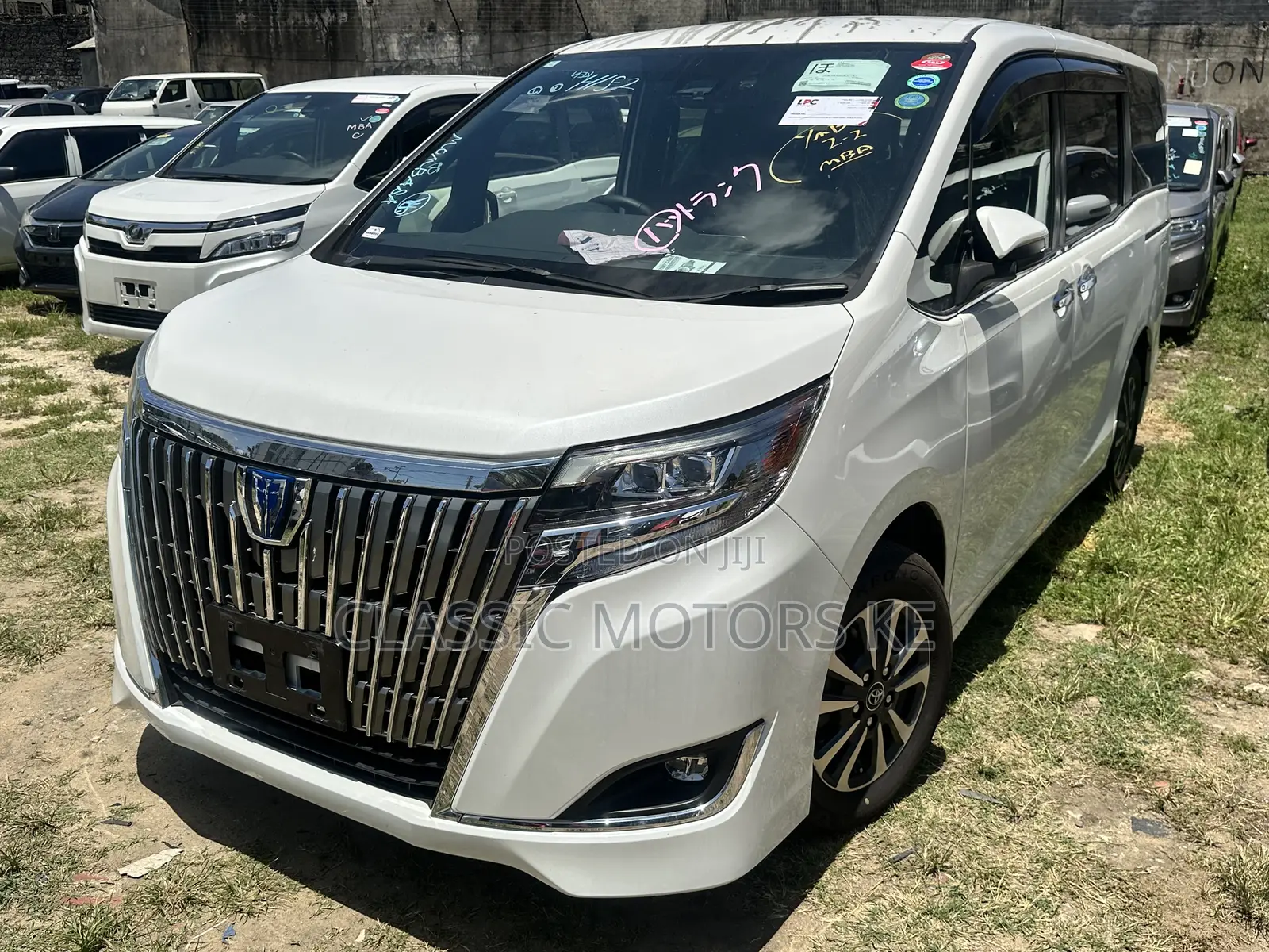 Toyota Esquire 2.0 AWD (8 seater) 2020 White