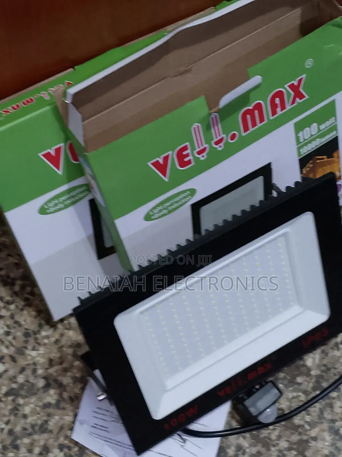 Vellmax 100 Watts Electric Floodlight Super Bright