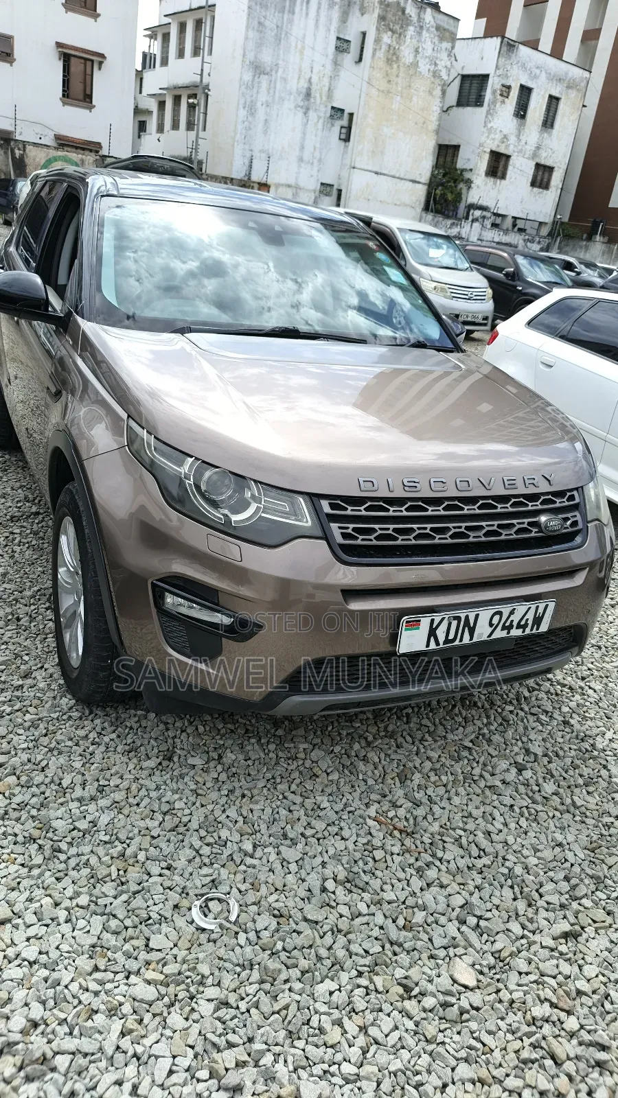 Land Rover Discovery Sport SE 2017 Brown