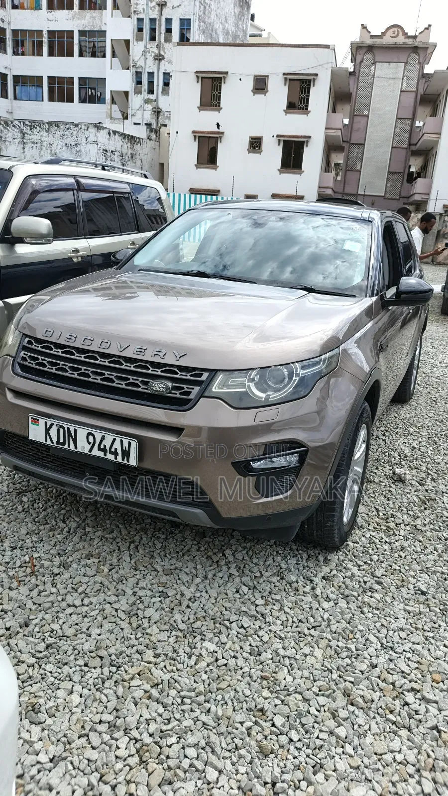 Land Rover Discovery Sport SE 2017 Brown