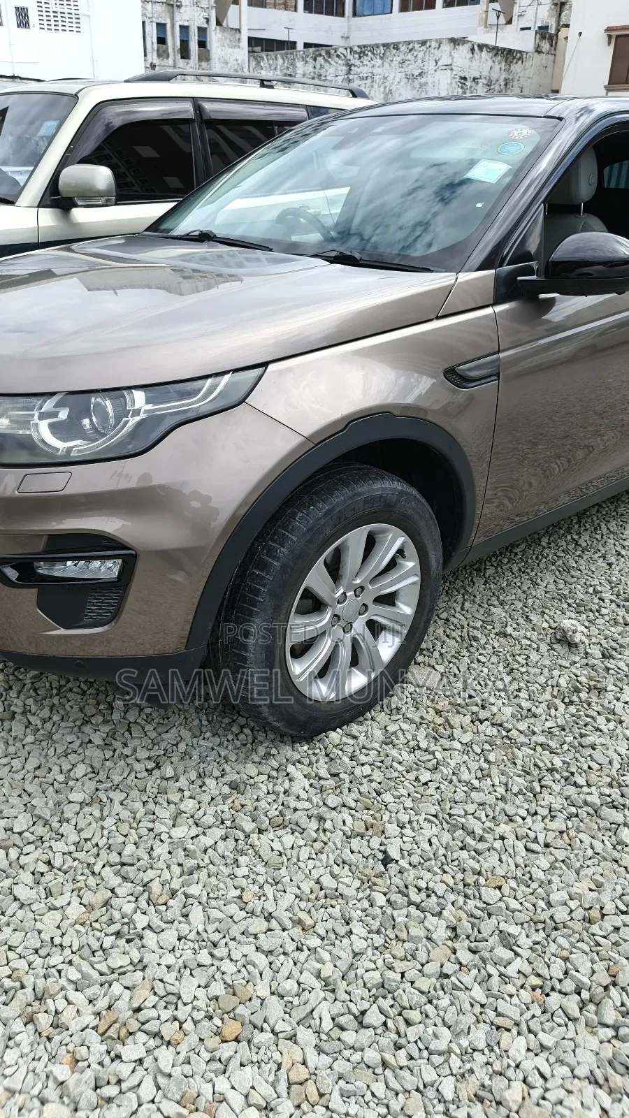 Land Rover Discovery Sport SE 2017 Brown