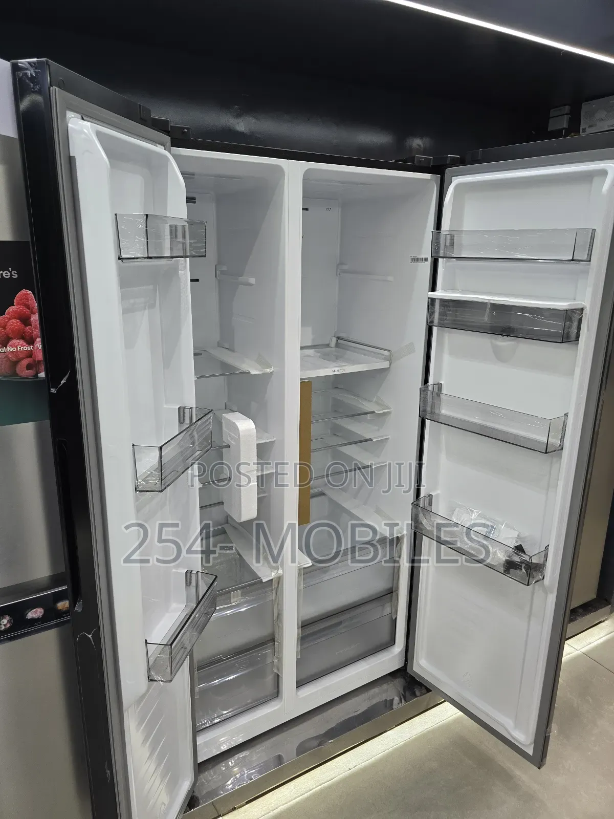 Hisense Ref558dr B-G 541l Side by Side Fridge: Sleek Black Glass