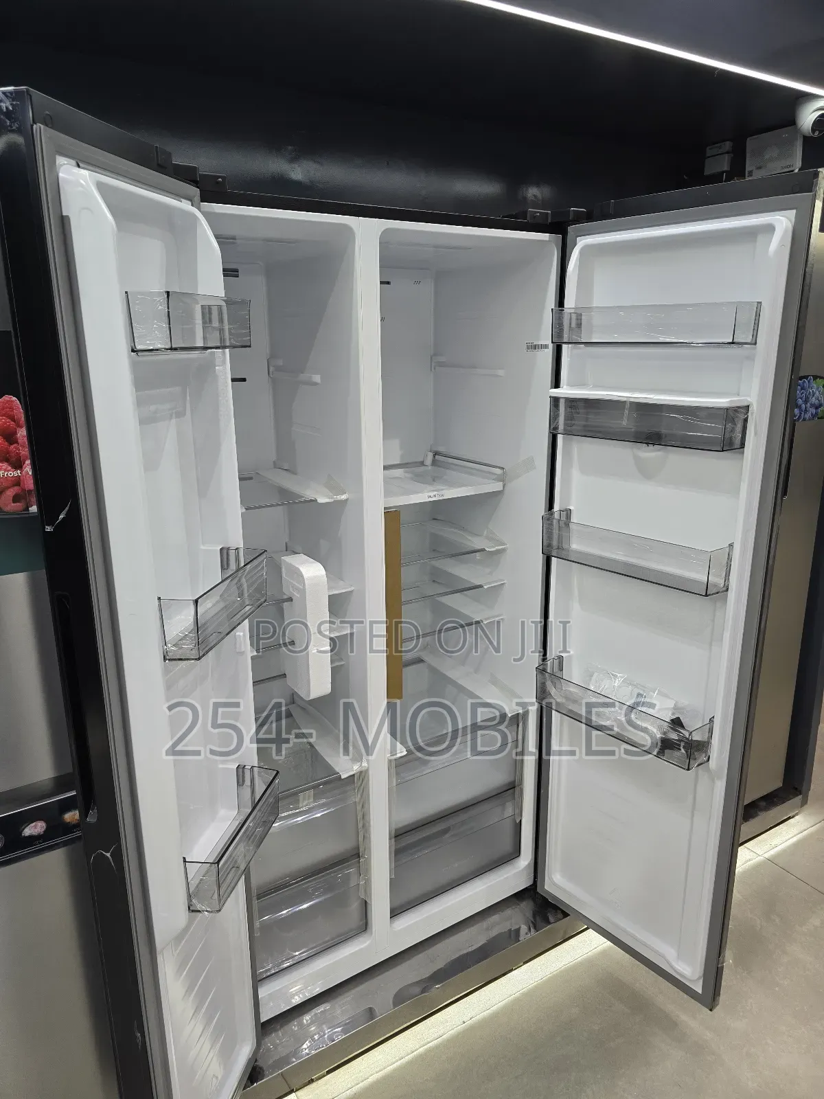 Hisense Ref558dr B-G 541l Side by Side Fridge: Sleek Black Glass