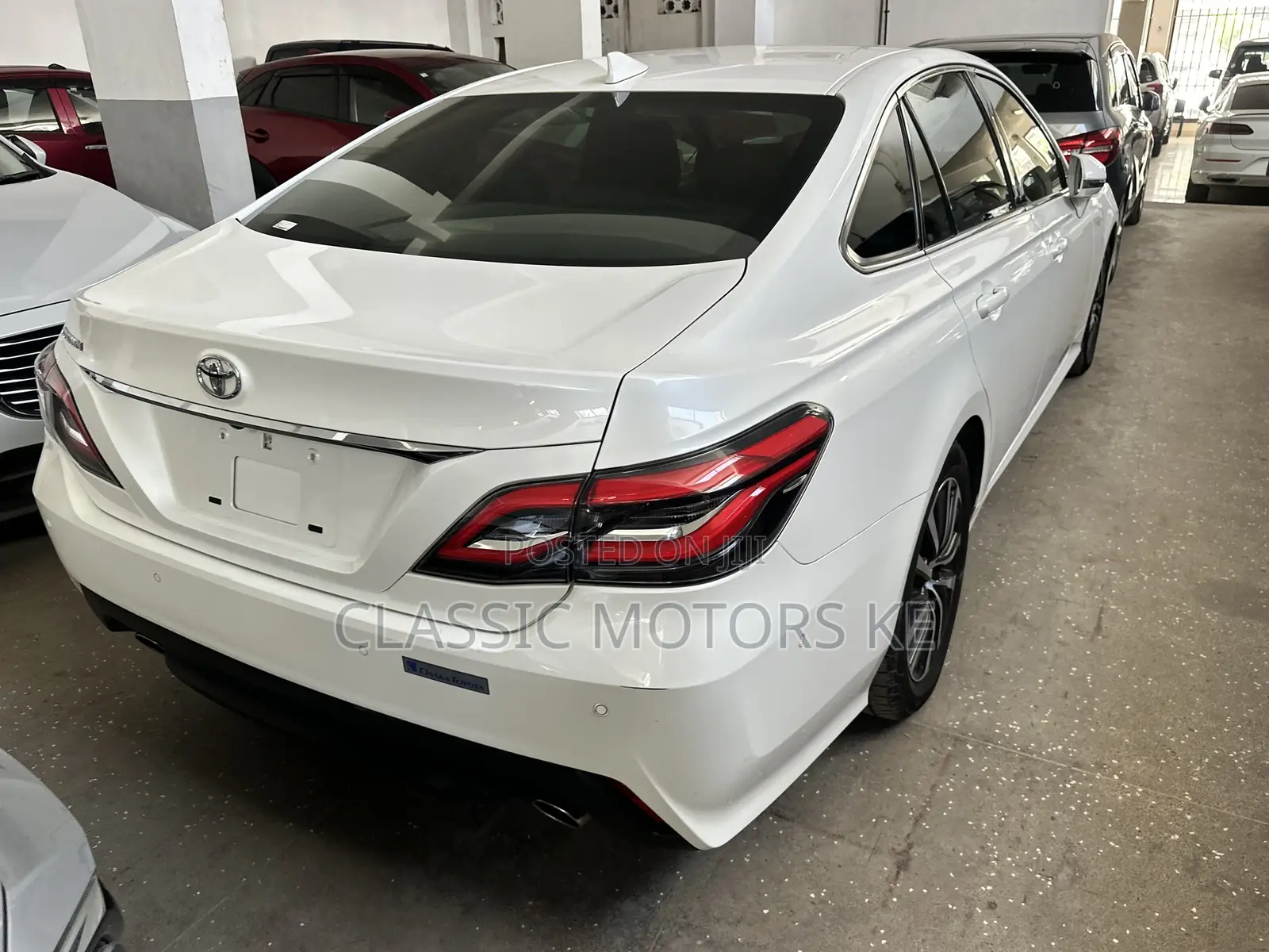 Toyota Crown 2019 White