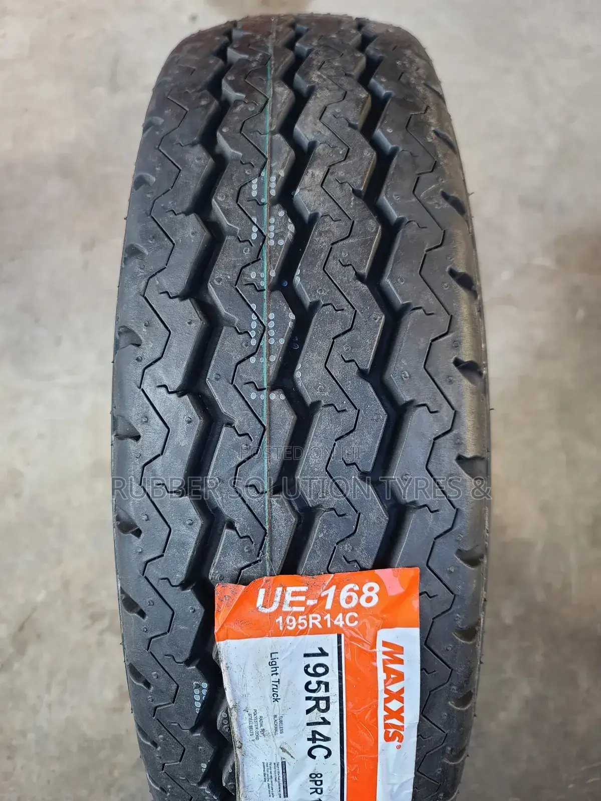 195 R14 C Maxxis Tyres Ue-168 8pr Commercial