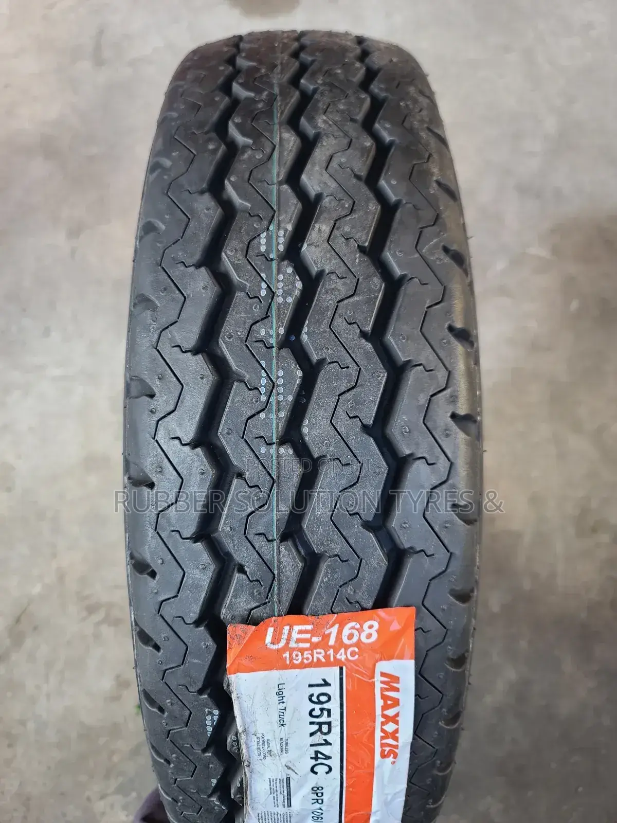 195 R14 C Maxxis Tyres Ue-168 8pr Commercial