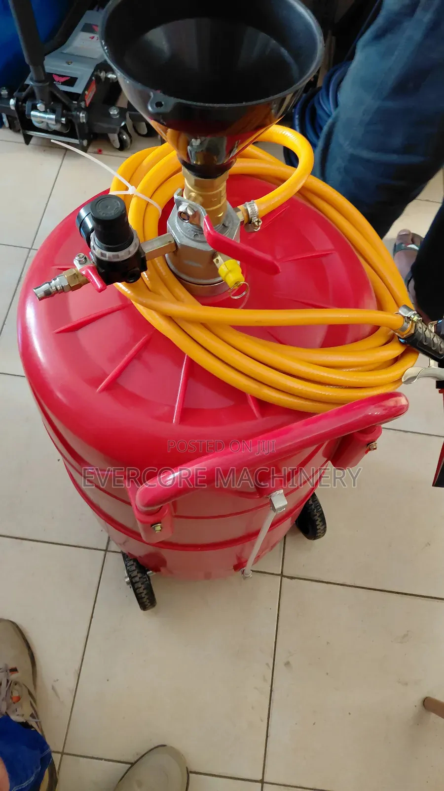 80litres Plastic Soap Foaming Machine With Accessories.