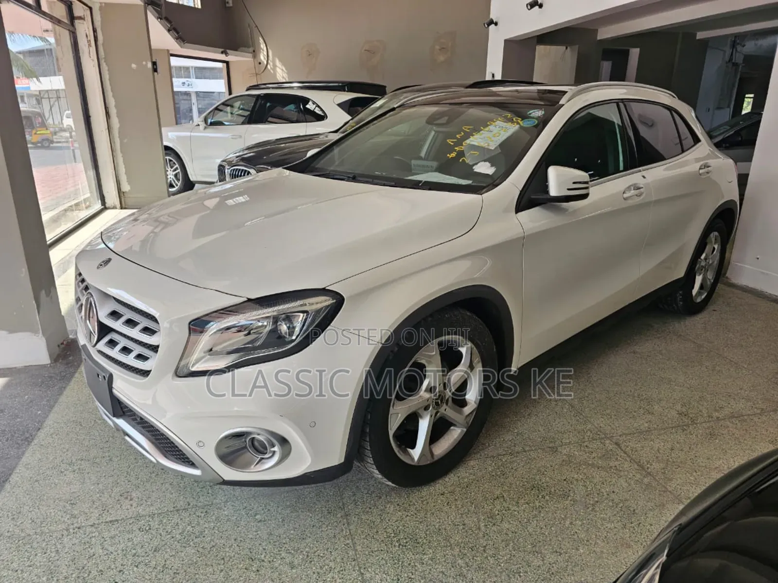 Mercedes-Benz GLA-Class 2019 White