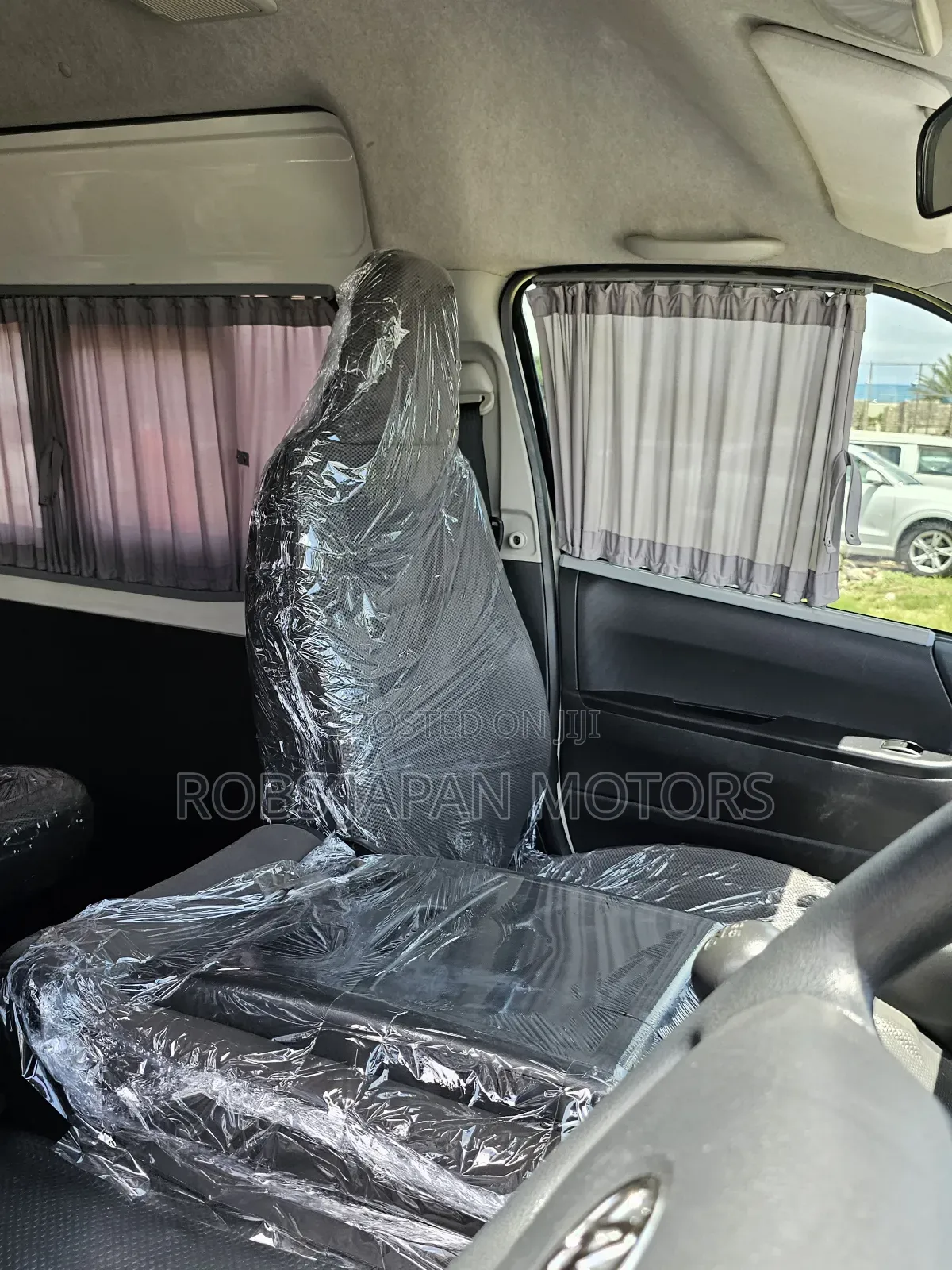 Toyota HiAce 2018 White