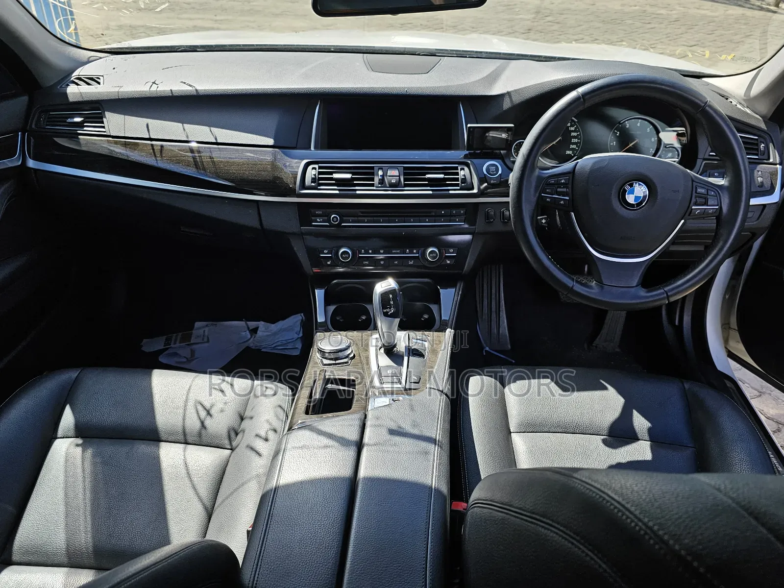 BMW 528i 2018 Pearl