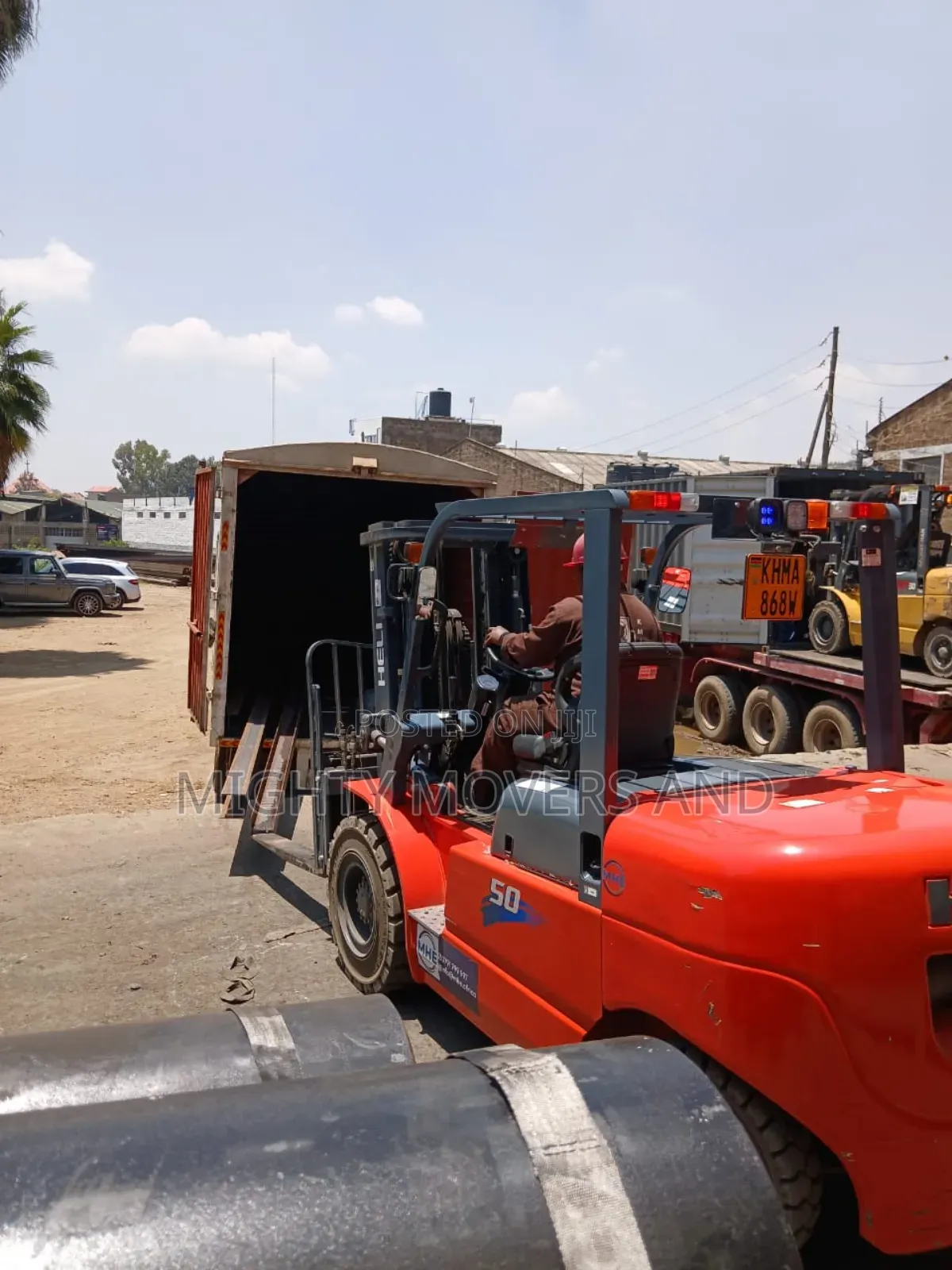 Trucks With Loading and Unloading Trolleys Are All Accessible