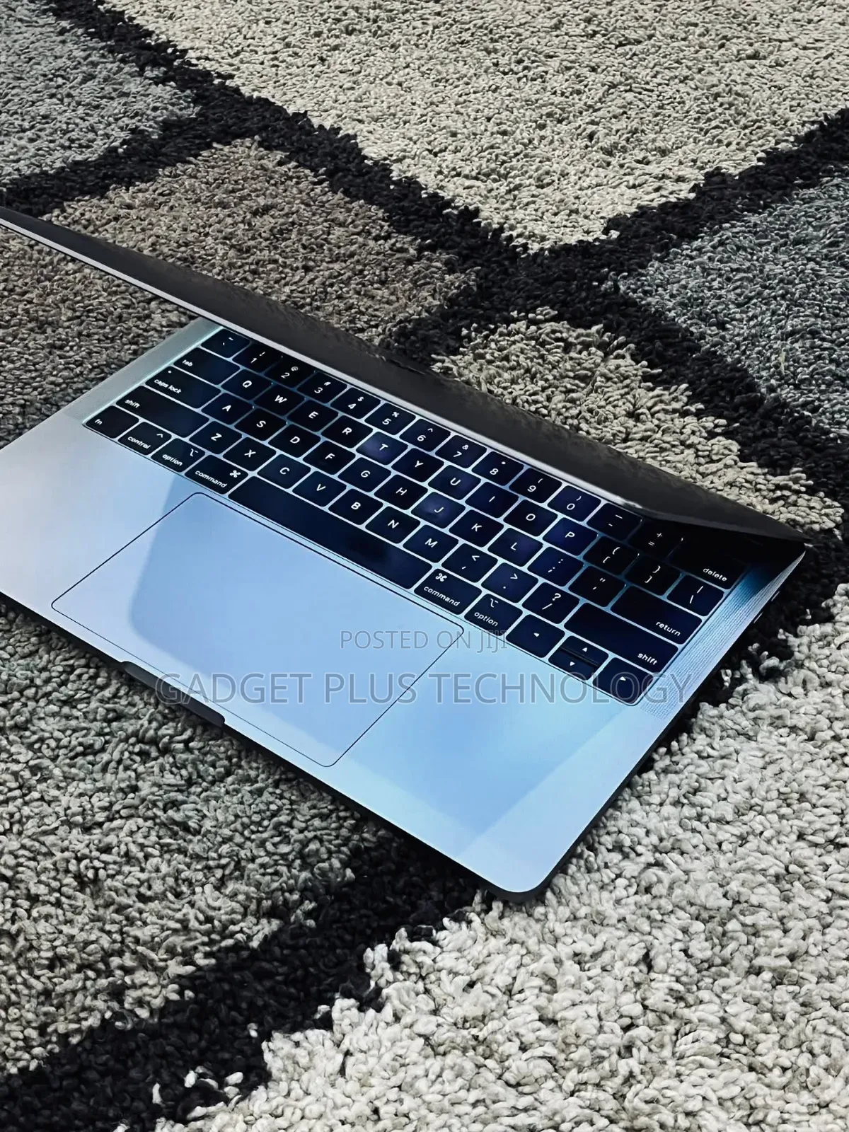 Laptop Apple MacBook Pro 2018 16GB Intel Core I7 SSD 512GB