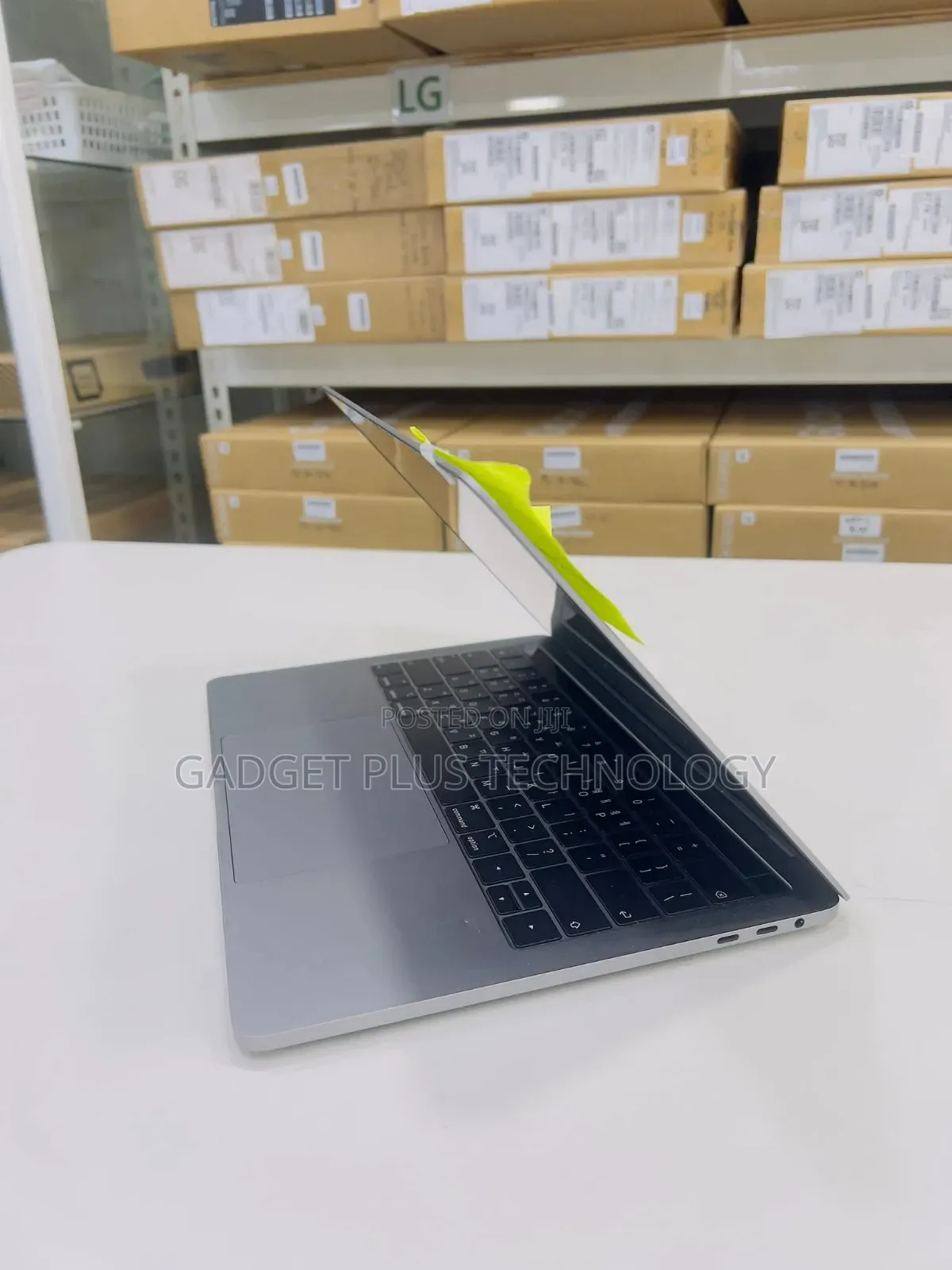 Laptop Apple MacBook Pro 2018 16GB Intel Core I5 SSD 512GB